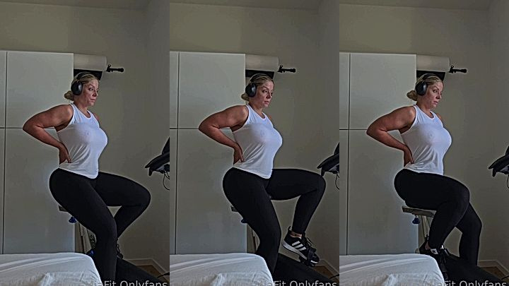 Missmiafit exercising while showing her big boobs