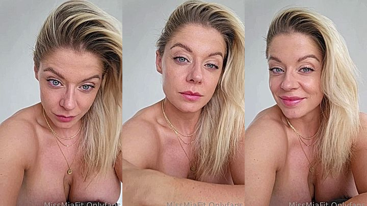 Missmiafit’s huge tits on camera