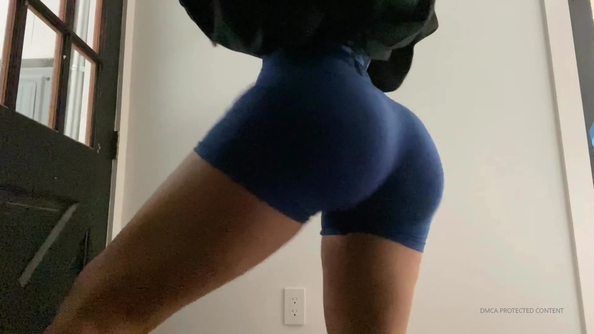 i am so horny and i stay alone, wanna come over to stroke my wet pussy, Genesis Mia Lopez video