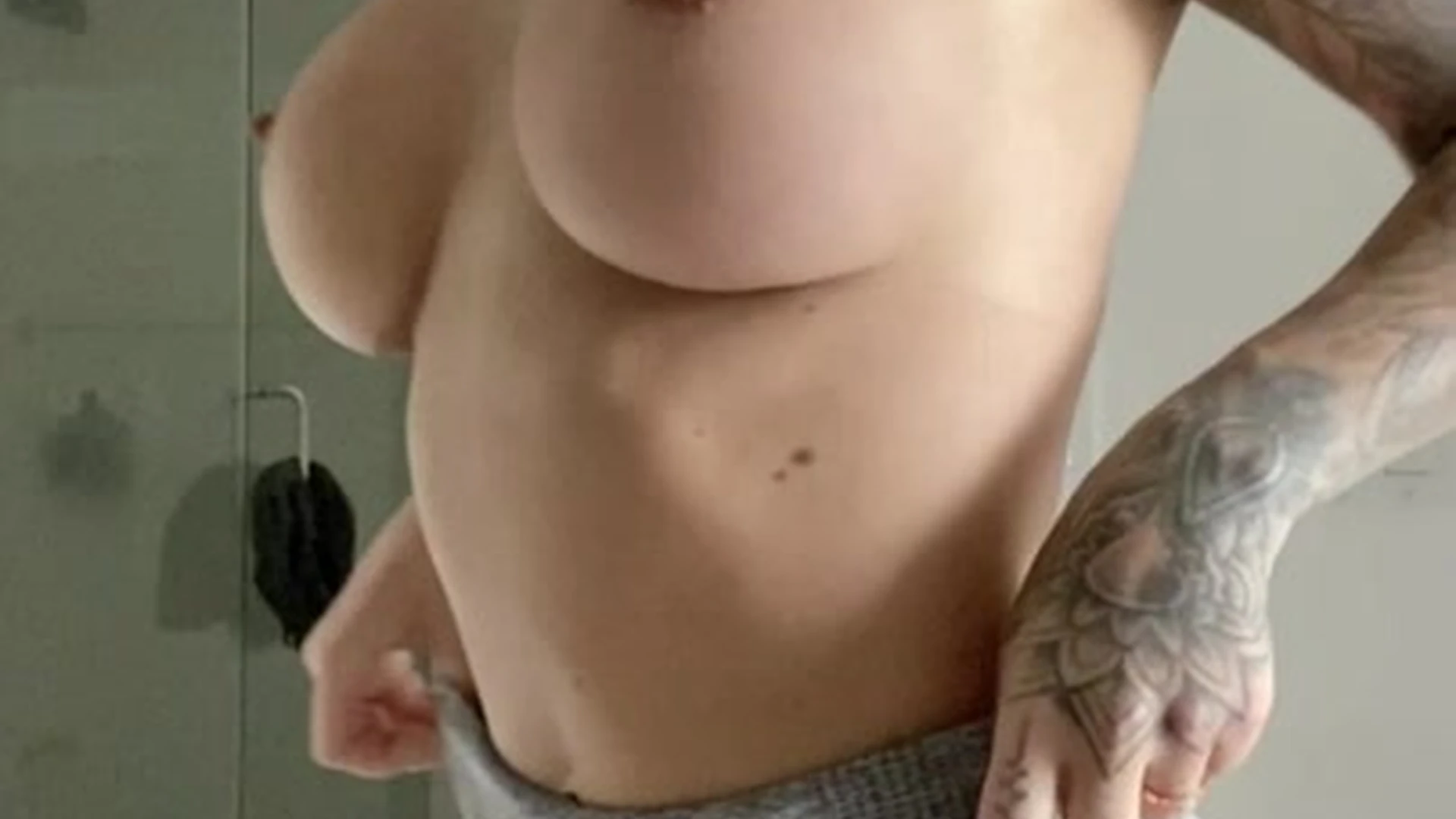 leaked onlyfans model Kayla Lauren in tight shots jiggles her big tits leaked onlyfans