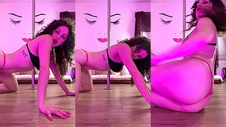stepmom Mama Fiona practicing her new moves onlyfans leak