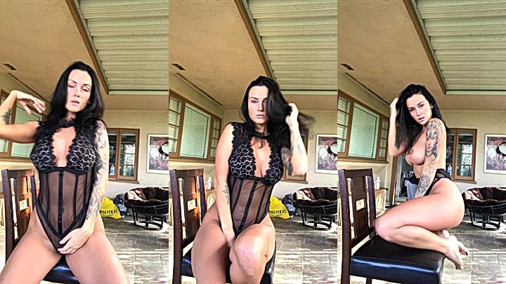 Kayla Lauren is having an amazing time showing off her sexy body with clothes on