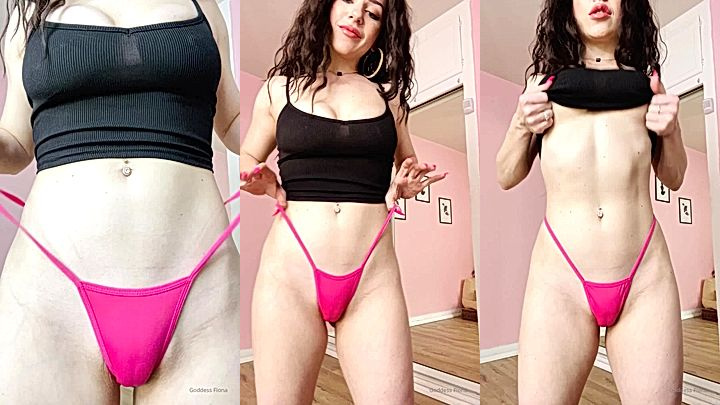 stepmom Mama Fiona teasing me with her sexy body