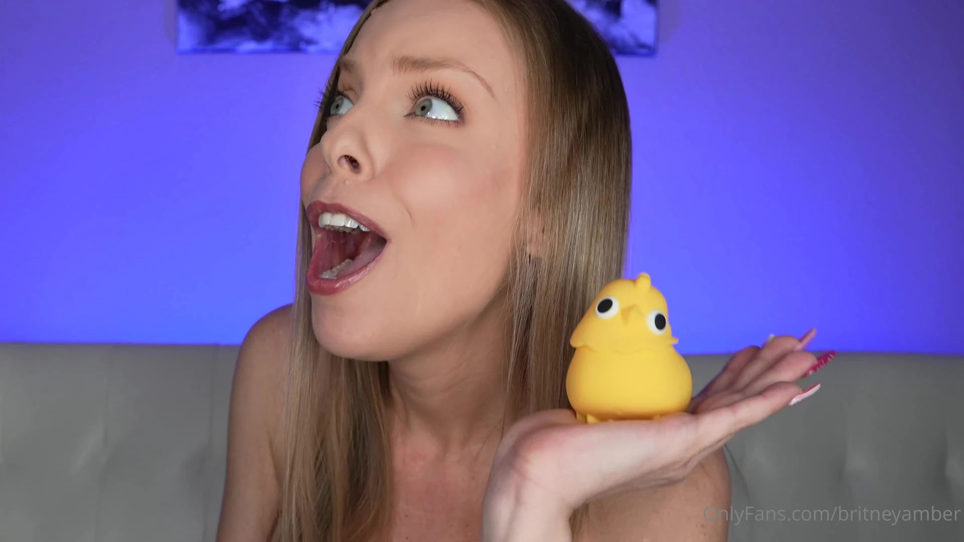 a new day, a new unboxing video of Britney Amber showing off her new gifts