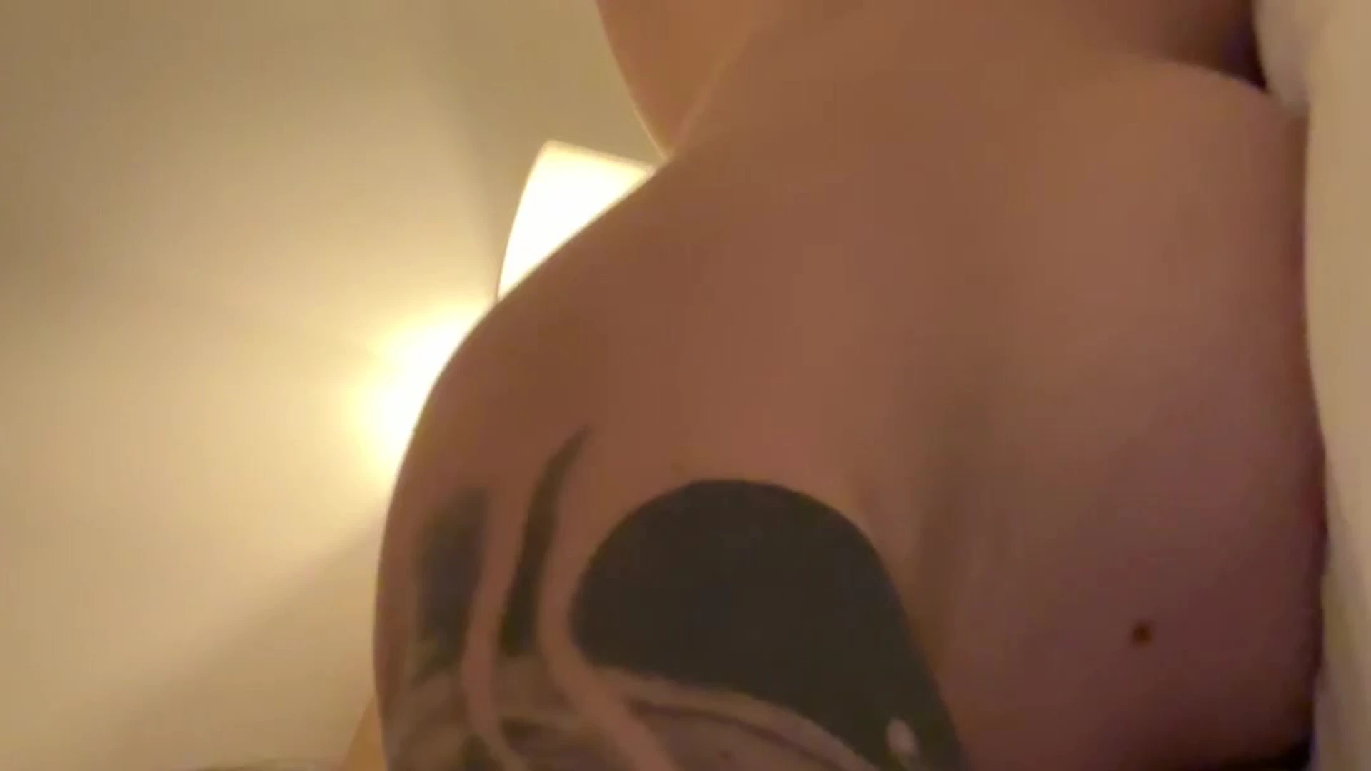 onlyfans leak model Kayla Lauren woke up horny and touch herself till she squirts leaked onlyfans